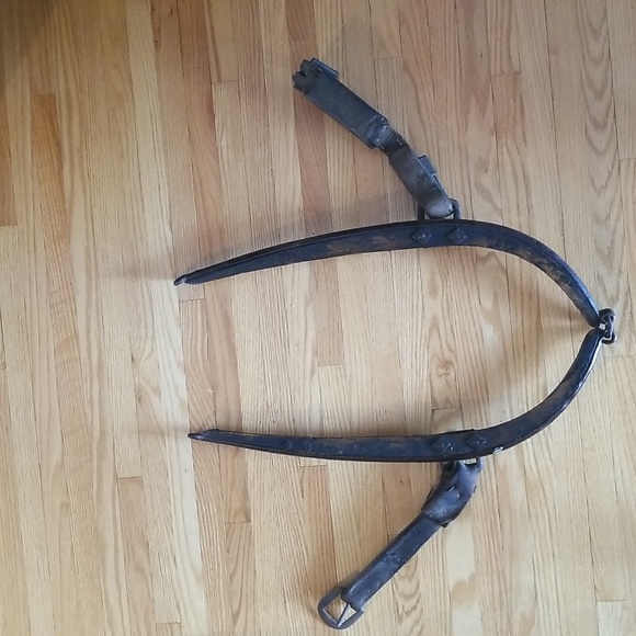 Antique wood, iron and leather horse yoke - Picture 2 of 10